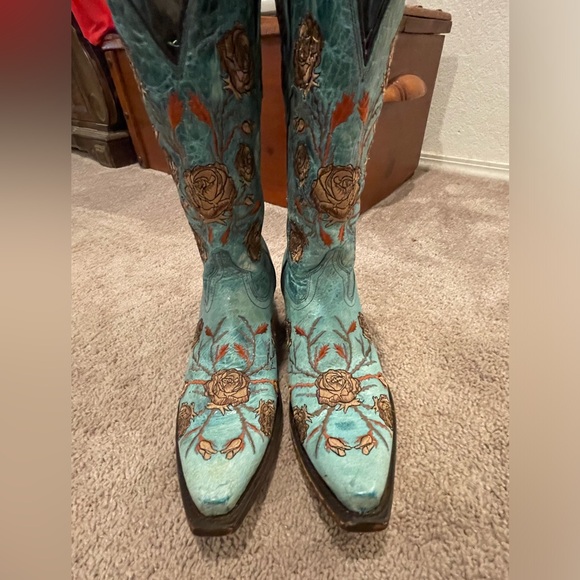 Lucchese Turquoise Roses and thorns boots - Picture 2 of 12